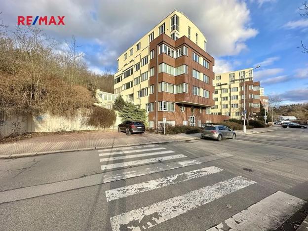 Pronájem garáže, Praha - Košíře, Zahradníčkova, 18 m2