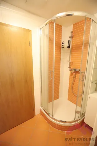 Pronájem bytu 1+kk, Praha - Hloubětín, Nademlejnská, 32 m2