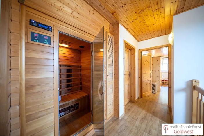 Prodej rodinného domu, Cvikov, 210 m2