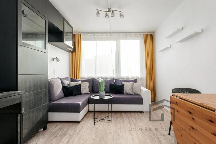 Pronájem bytu 2+kk, Praha - Ruzyně, Žukovského, 47 m2