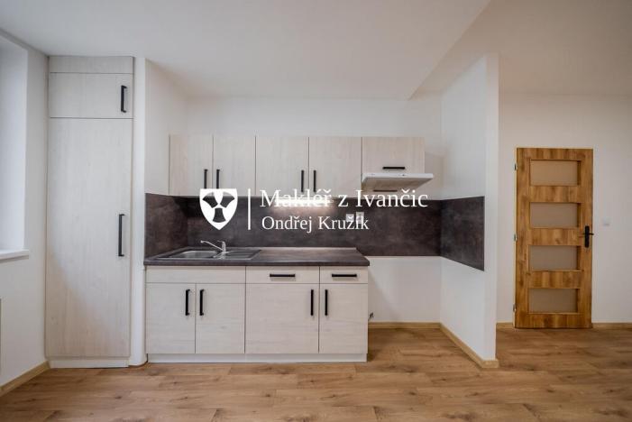 Prodej bytu 1+kk, Dolní Kounice, Masarykovo náměstí, 35 m2