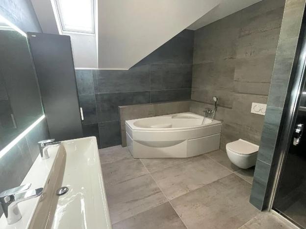 Pronájem rodinného domu, Pardubice, 28. října, 262 m2