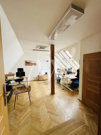 Pronájem kanceláře, Praha - Josefov, Pařížská, 222 m2