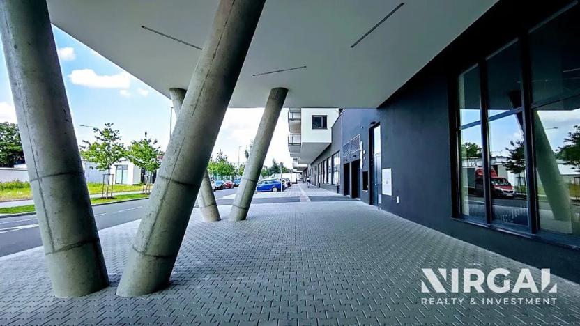 Pronájem bytu 1+kk, Praha - Strašnice, Zvěřinova, 39 m2