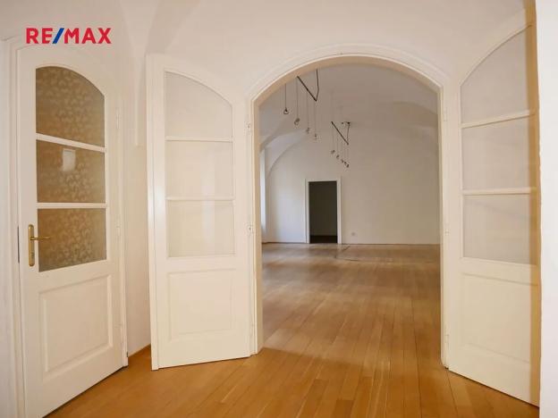 Pronájem kanceláře, Praha - Malá Strana, Karmelitská, 80 m2