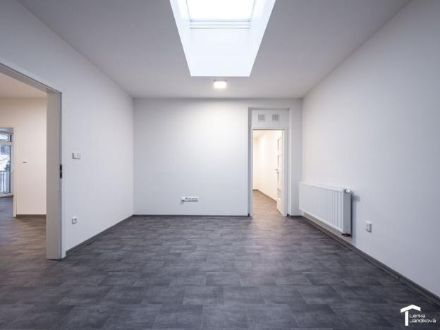 Pronájem bytu 2+kk, Pardubice - Zelené Předměstí, Sladkovského, 90 m2