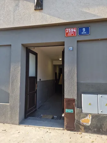 Pronájem bytu 2+kk, Praha - Smíchov, Křížová, 42 m2