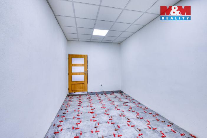 Pronájem obchodního prostoru, Přeštice, Masarykovo nám., 183 m2