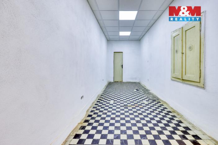 Pronájem obchodního prostoru, Přeštice, Masarykovo nám., 183 m2