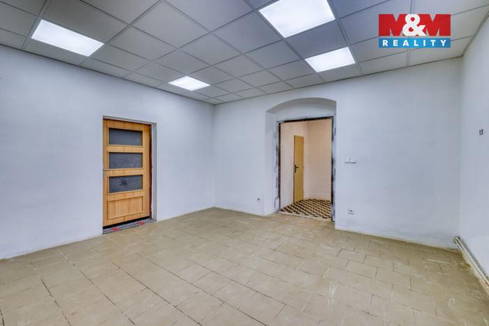 Pronájem obchodního prostoru, Přeštice, Masarykovo nám., 183 m2