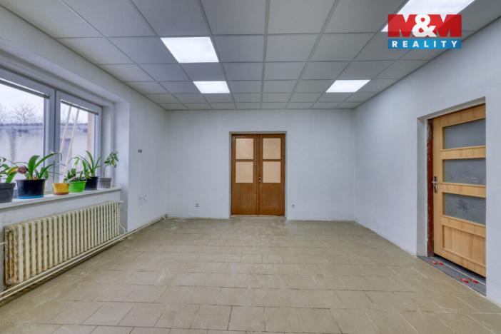 Pronájem obchodního prostoru, Přeštice, Masarykovo nám., 183 m2