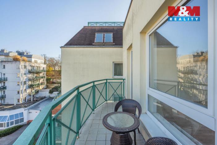 Prodej bytu 2+kk, Praha, V kapslovně, 58 m2