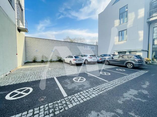 Pronájem kanceláře, Praha - Vysočany, Podkovářská, 456 m2