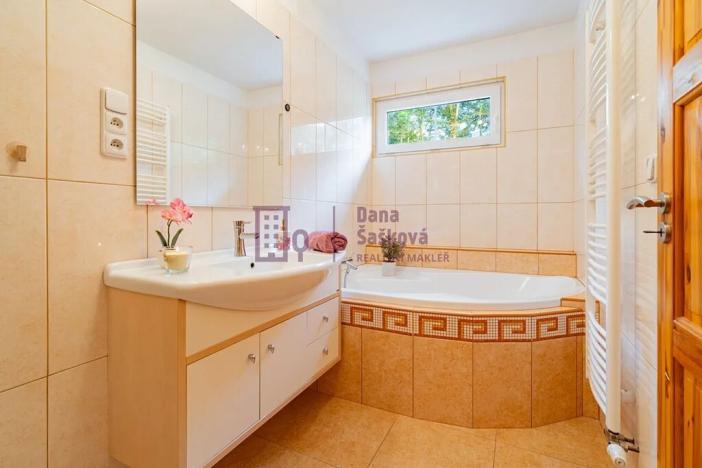 Prodej rodinného domu, Dačice, 313 m2