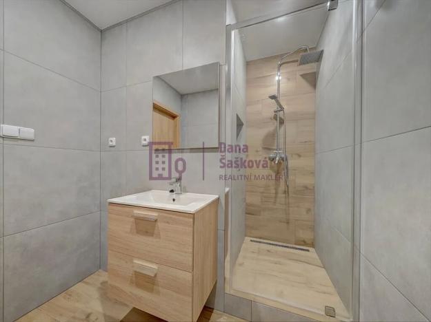 Pronájem bytu 2+1, Jindřichův Hradec, sídliště U Nádraží, 50 m2