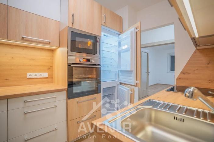 Pronájem bytu 3+1, Zlín, Benešovo nábřeží, 72 m2