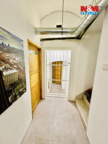 Pronájem obchodního prostoru, Praha - Vinohrady, Sarajevská, 79 m2