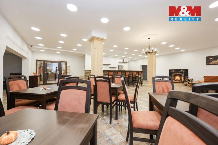 Prodej obchodního prostoru, Zvole, 1860 m2