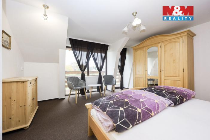 Prodej obchodního prostoru, Zvole, 1860 m2