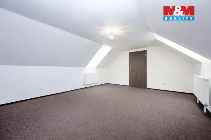 Prodej obchodního prostoru, Zvole, 1860 m2