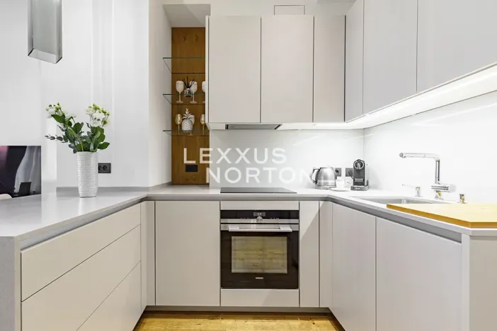 Prodej bytu 2+kk, Praha - Staré Město, Vězeňská, 62 m2