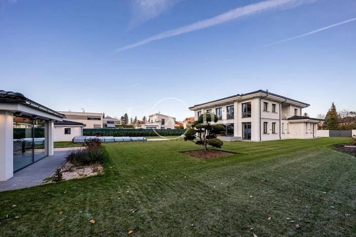 Prodej rodinného domu, Průhonice, Růžová, 590 m2