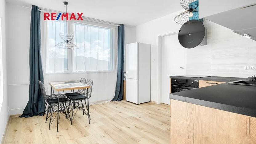 Pronájem bytu 2+1, Stráž pod Ralskem, Jižní, 54 m2