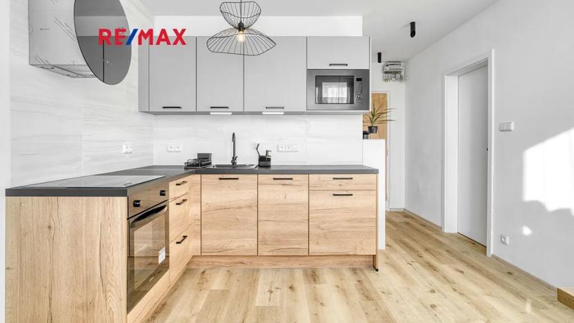 Pronájem bytu 2+1, Stráž pod Ralskem, Jižní, 54 m2