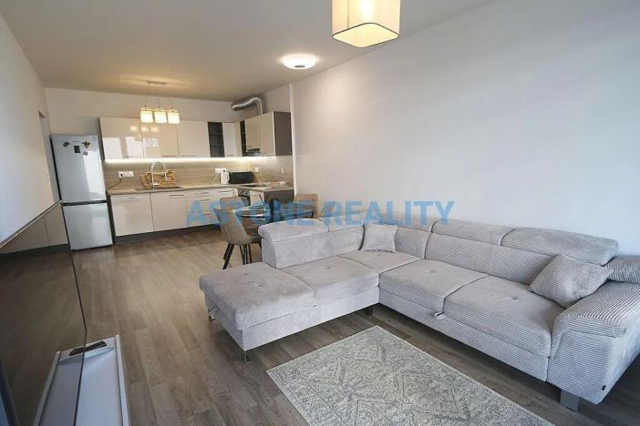 Pronájem bytu 2+kk, Praha - Strašnice, Zvěřinova, 121 m2