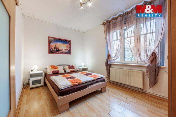 Prodej bytu 2+1, Karlovy Vary - Bohatice, Na Výšině, 45 m2