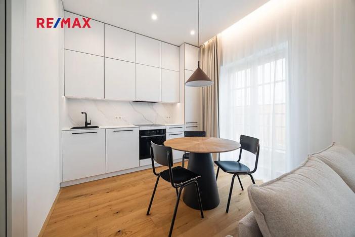 Pronájem bytu 2+kk, Praha - Vinohrady, Slezská, 43 m2