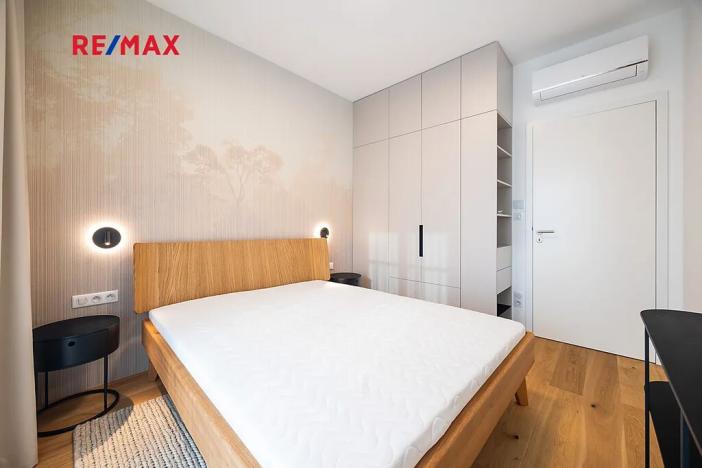 Pronájem bytu 2+kk, Praha - Vinohrady, Slezská, 43 m2