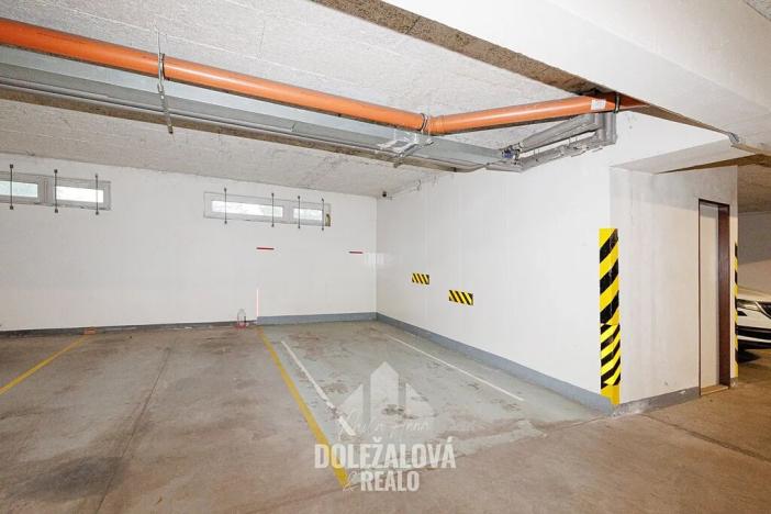 Pronájem garáže, Jihlava, Za Prachárnou, 20 m2