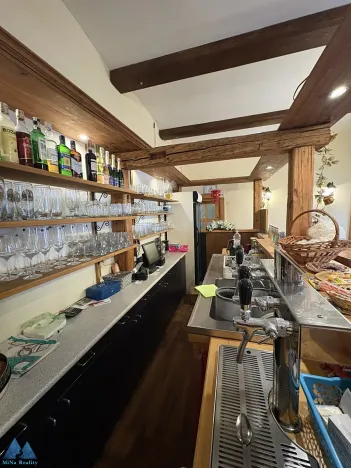 Pronájem restaurace, Horní Maršov, Třída Josefa II., 320 m2