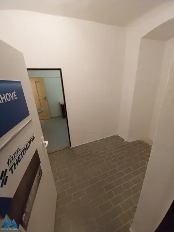 Pronájem obchodního prostoru, Hostinné, Náměstí, 45 m2