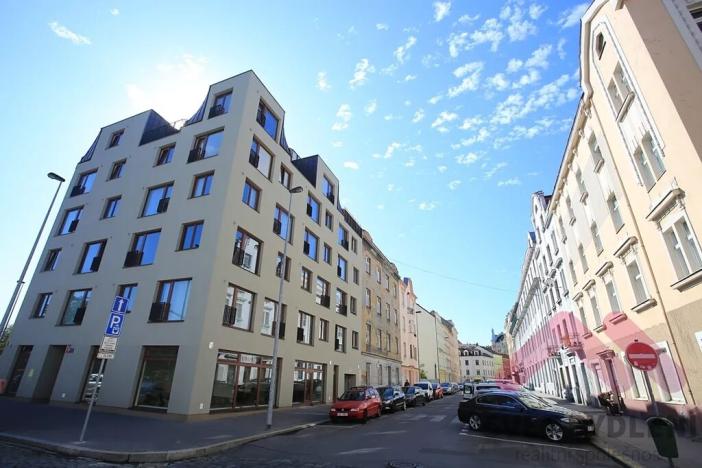 Pronájem bytu 1+kk, Praha - Nusle, Ctiradova, 34 m2