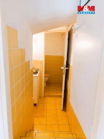 Pronájem obchodního prostoru, Tišnov, nám. Komenského, 21 m2