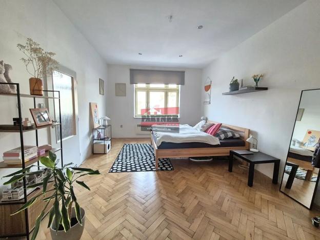 Pronájem bytu 2+1, Tábor, nám. F. Křižíka, 70 m2