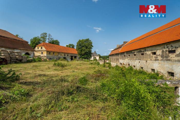 Prodej historického objektu, Zvoleněves, 5000 m2