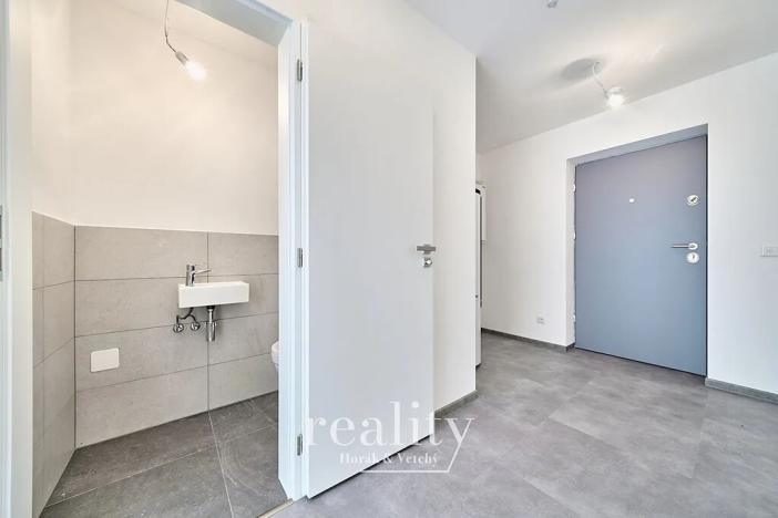 Pronájem bytu 2+kk, Znojmo, Hrušňová, 60 m2