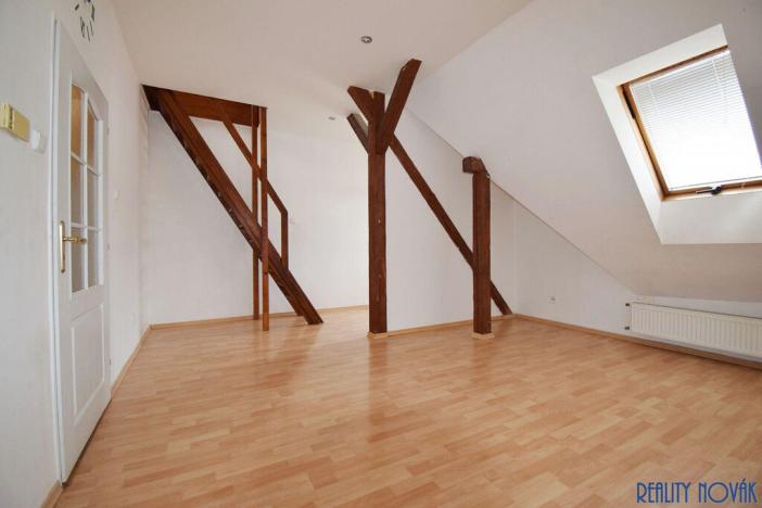 Pronájem bytu 2+1, Ústí nad Labem - Krásné Březno, Drážďanská, 75 m2