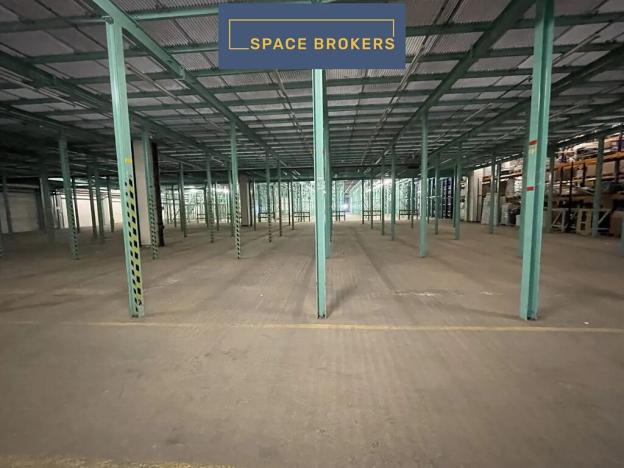 Pronájem skladu, Hradec Králové, 1601 m2