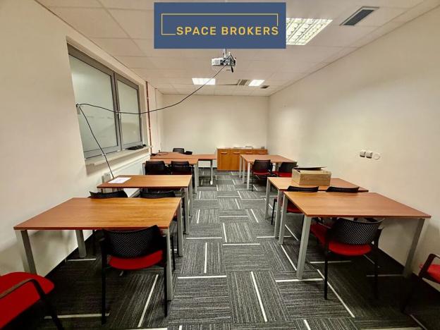 Pronájem skladu, Hradec Králové, 1601 m2