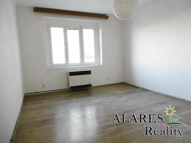 Pronájem bytu 1+kk, Praha - Smíchov, Křížová, 28 m2