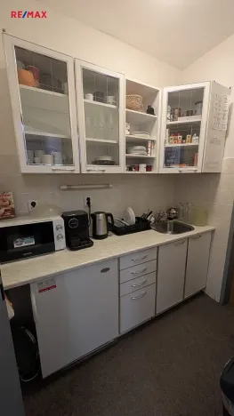 Pronájem kanceláře, Praha - Strašnice, Světická, 185 m2