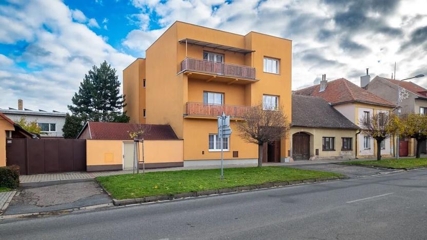 Prodej činžovního domu, Sadská, Husova, 306 m2