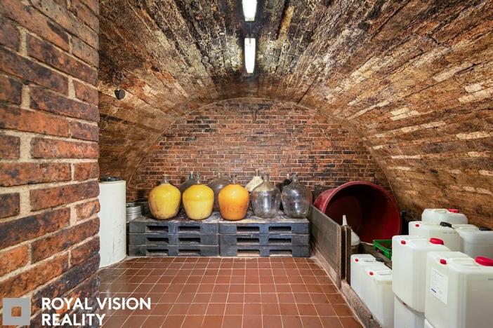 Prodej vinného sklepa, Březí, 142 m2