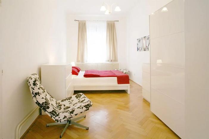 Pronájem bytu 4+1, Praha - Nové Město, Biskupská, 132 m2