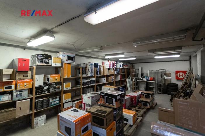 Pronájem obchodního prostoru, Praha - Strašnice, Starostrašnická, 501 m2