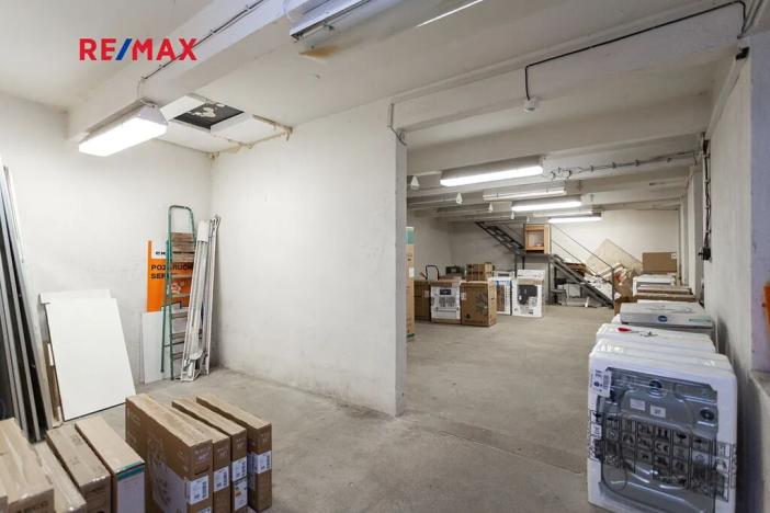 Pronájem obchodního prostoru, Praha - Strašnice, Starostrašnická, 501 m2
